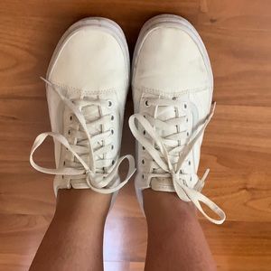 White womans vans